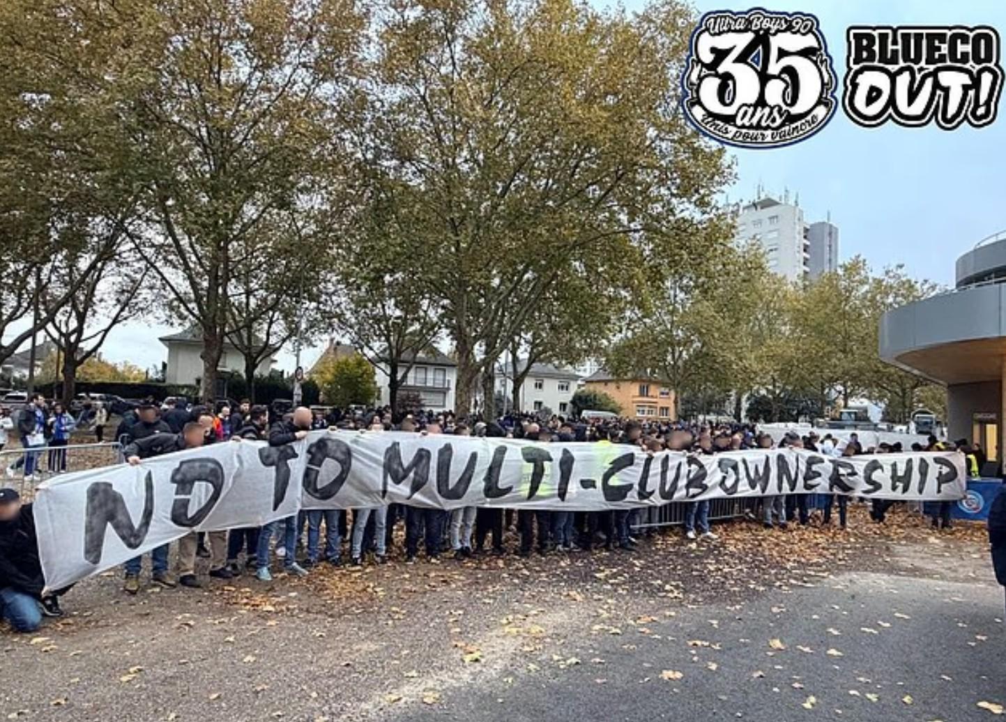 华体会官方入口-不满主帅赛季中被挖，白学堡球迷将继续上街抗议切尔西母公司