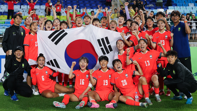 华体会官方入口-3-0！女足亚洲杯首场惨案，韩国大胜升榜首，中国队首战获好消息